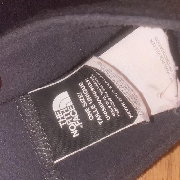 North face - Picture 2 of 2